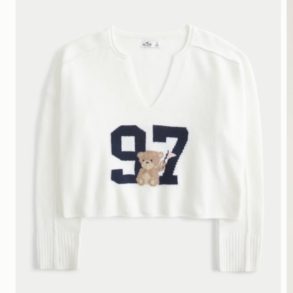 NWT - Cropped Sweater with Bear - Picture 2 of 5